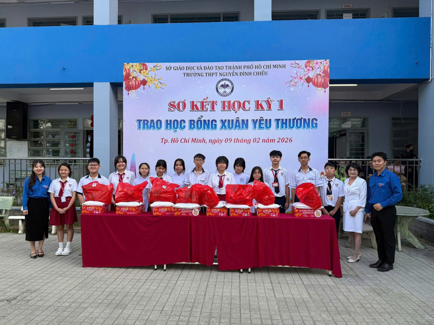 TRƯỜNG THPT NGUYỄN ĐÌNH CHIỂU TỔ CHỨC SƠ KẾT HỌC KÌ I NĂM HỌC 2025 – 2026